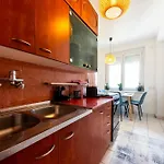 Ginger Apartman