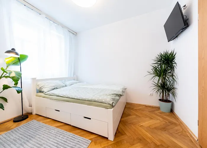Ginger Apartman